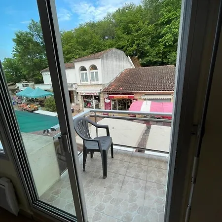 Aramis Aparthotel 4*