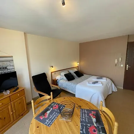 Aparthotel Aramis 4*