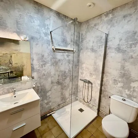 Aramis Aparthotel 4*