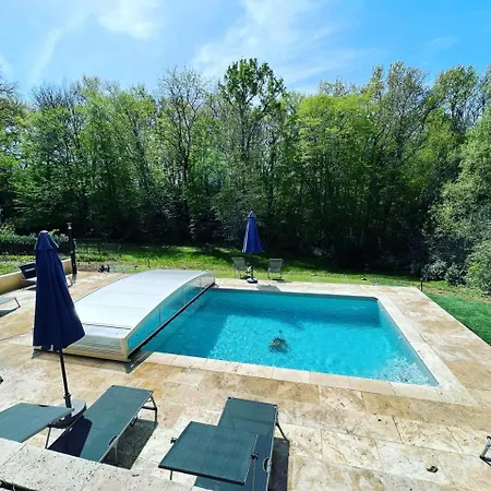 Aramis Aparthotel 4*