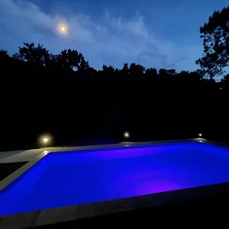 Apart-hotel Aramis 3*